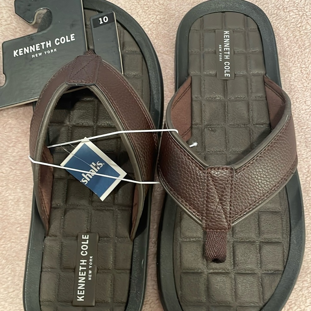 New Kenneth Cole Men’s flip flops